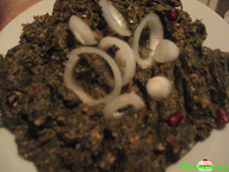 "Пхали" из листьев свёклы с орехами