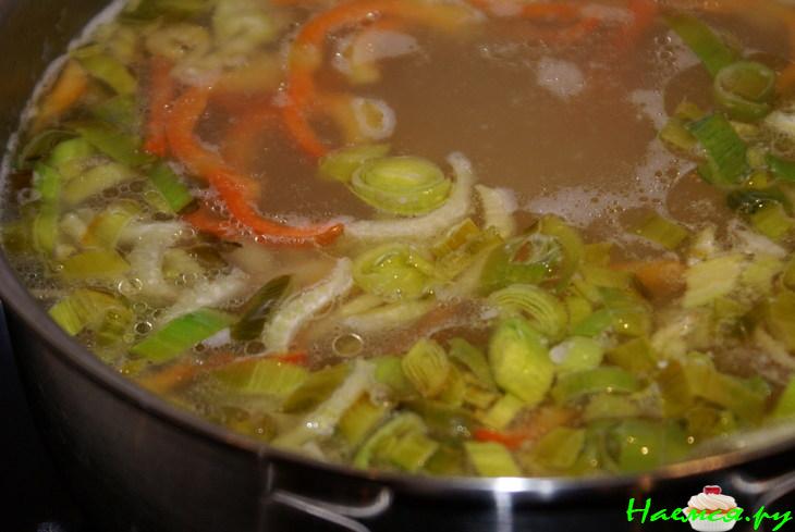 Суп с кукурузой и яйцом по мотивам китайского