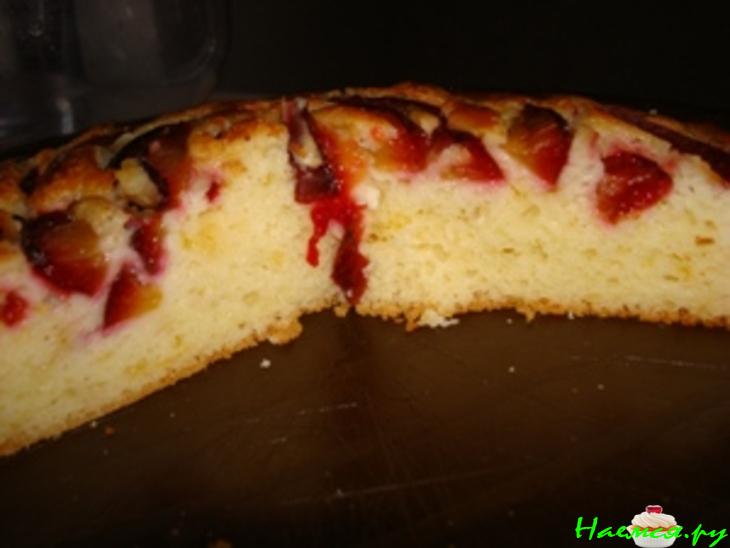 Сырно-сливовый пирог