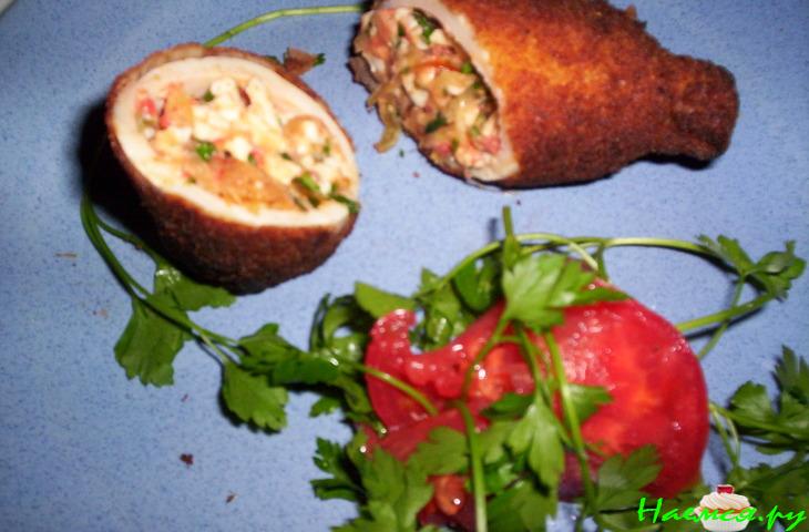 Фаршированная тушка кальмара