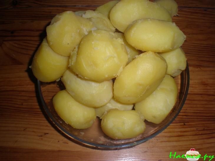 Картофельные котлеты с подливкой из сушёных грибов