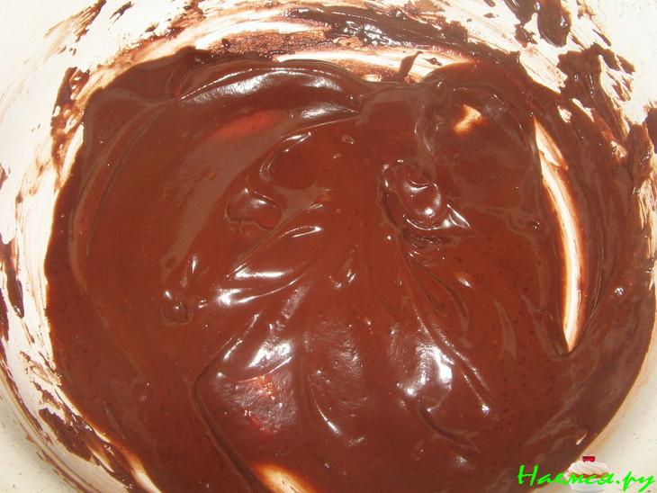 Кекс маковый с шоколадной помадкой 