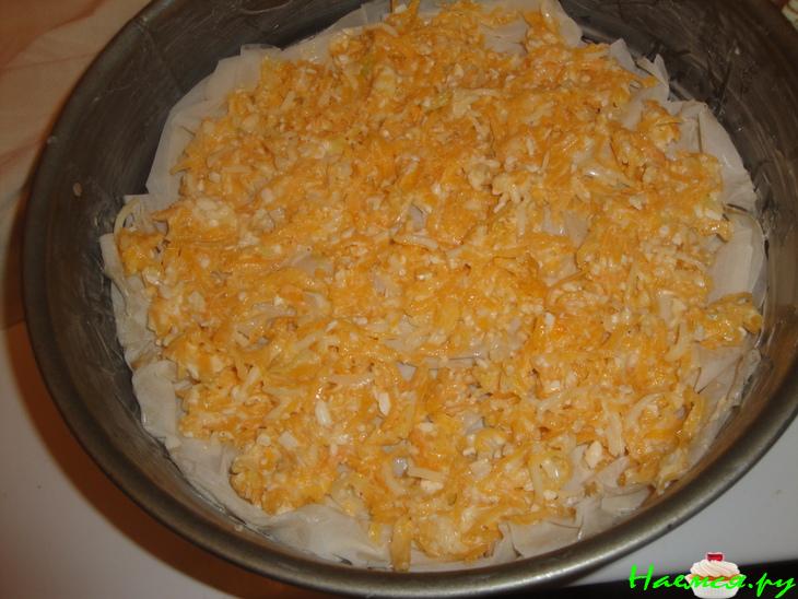 Нежный пирог с сыром и тыквой /kolokithopita/