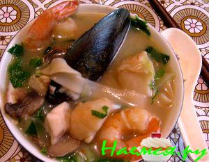 Тайский суп с морепродуктами
