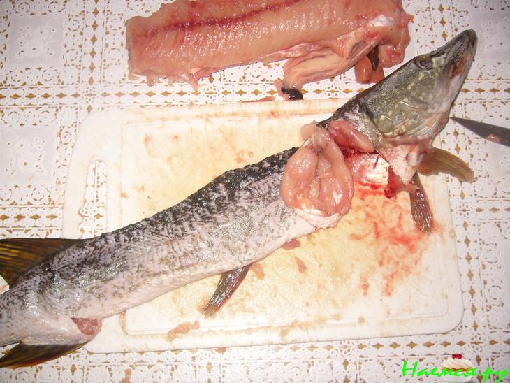 Щука фаршированная запеченная