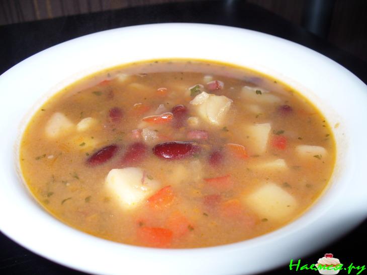 Суп Фасолевый с шеей индюка ( мой вариант )
