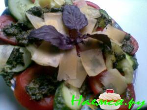 Летние овощи под базиликовым соусом