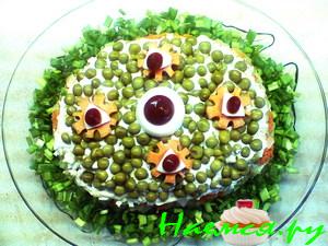 Овощной слоеный салатик с редькой