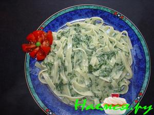 Таглиателле со шпинатом и соусом маскарпоне