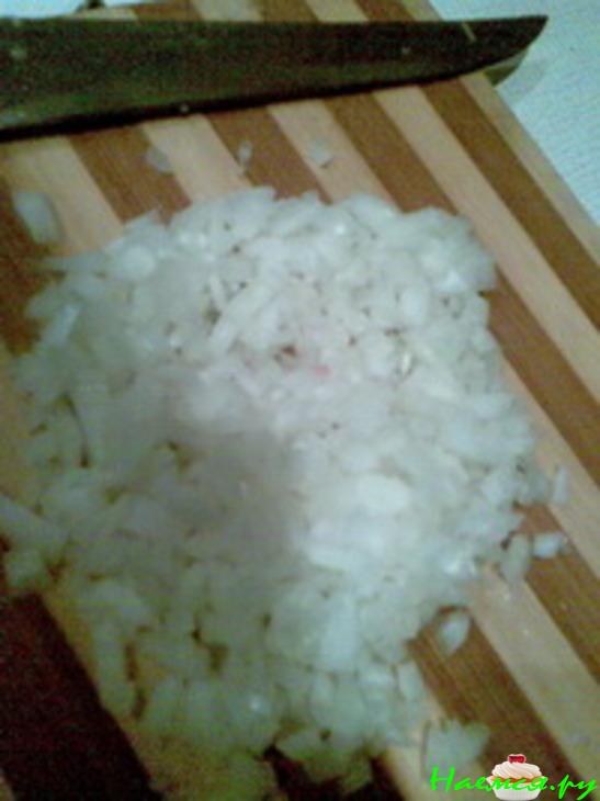 Горшочек с мясом и изюмом