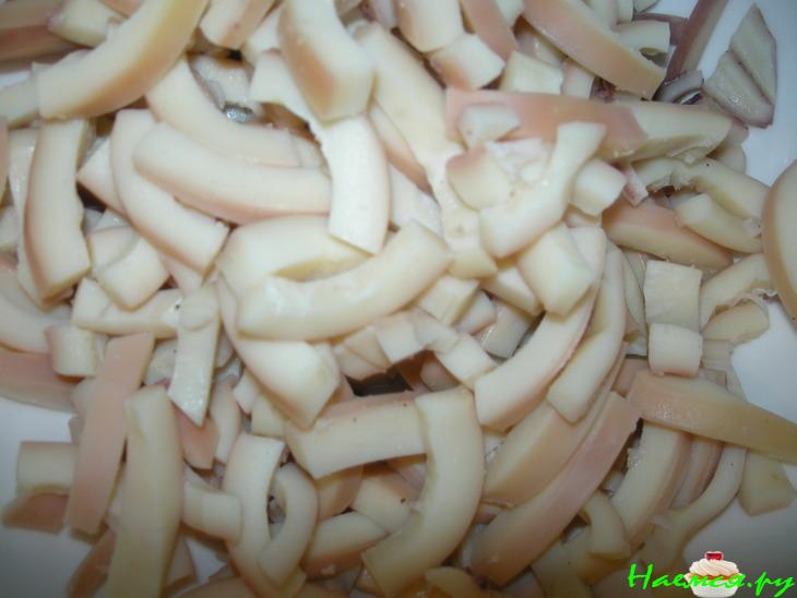 Салат из кальмаров с шампиньонами