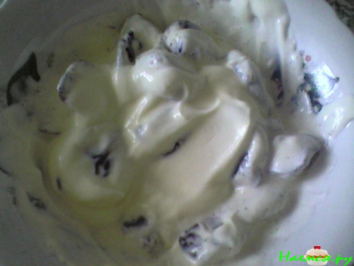 Чернослив со сметаной