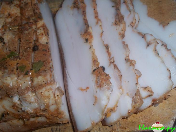 Сало в луковой шелухе