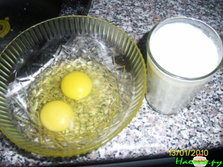 Шоколадное пирожное с желейной прослойкой