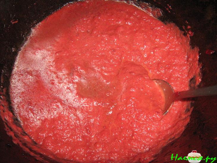 Нежный свекольно-гранатовый суп-пюре