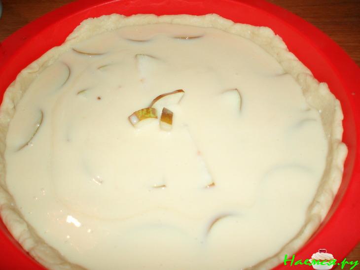 Творожный пирог с яблочно-грушевой начинкой под сметанной заливкой