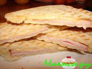 Бутерброды в вафельнице