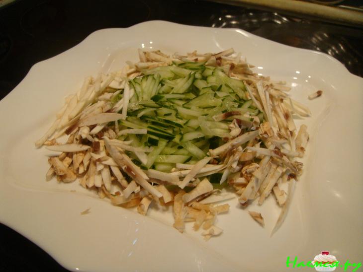 Салат с копченой курочкой Салат с копченой курочкой