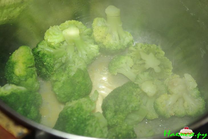 Отбивные из свинины с брокколи Отбивные из свинины с брокколи