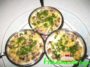 Запеченный мини-омлетик с ветчиной и грибами