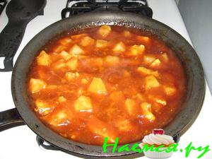 Рыба в кисло-сладком соусе с ананасами