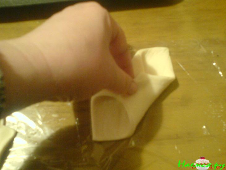 Слоёное пирожное с кремом патисьер