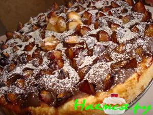 Сливовый пирог "Астра" с шоколадной начинкой