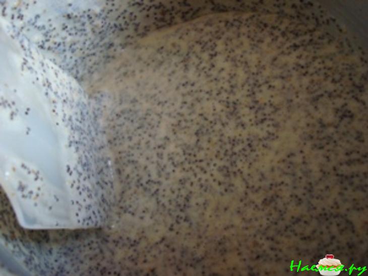 Маковый пирог-торт с творожной прослойкой