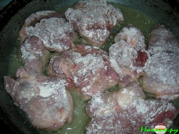 Индейка по-чешски с зеленым горошком