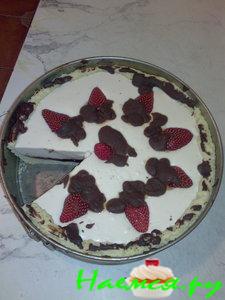 Торт клубнично-земляничный Торт клубнично-земляничный