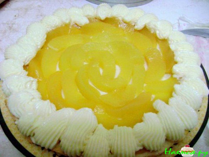 Торт "Юля" с персиком, грушей и физалисом