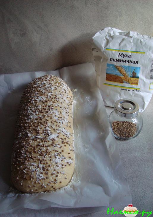 Хлеб с ветчиной и помидорами