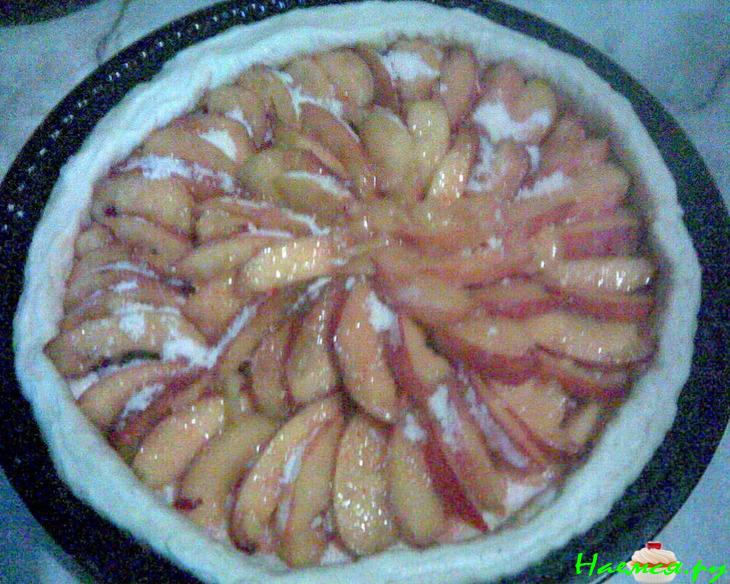 Постный фруктовый пирог из дрожжевого теста (с нектаринами)