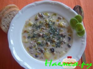 Сырный суп с пореем и шампиньонами