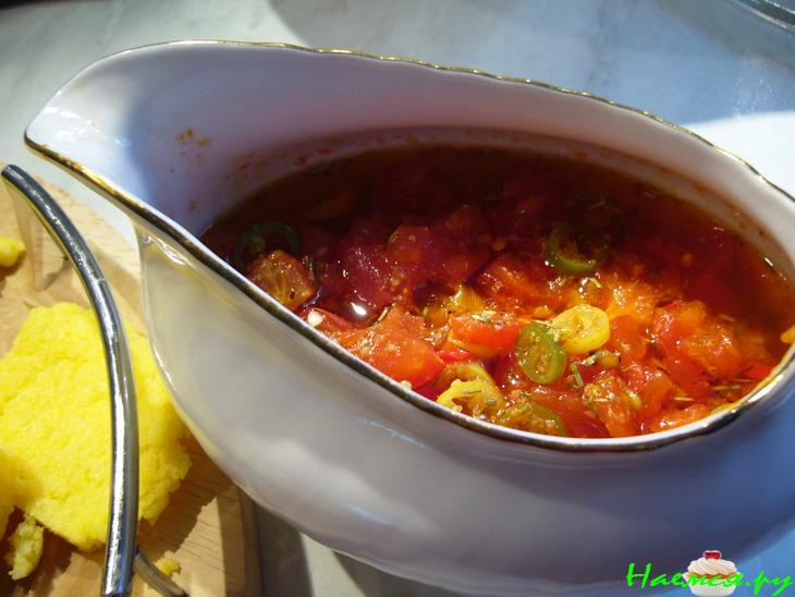 Полента с острым соусом