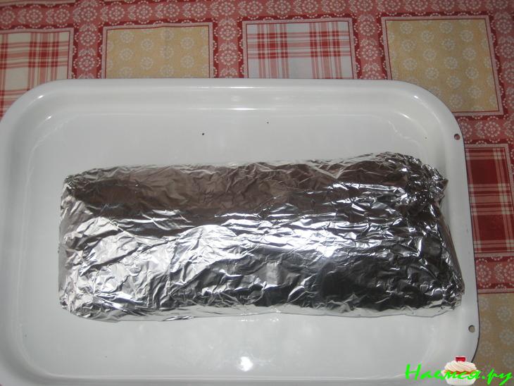 Форель с соусом, запеченная в фольге