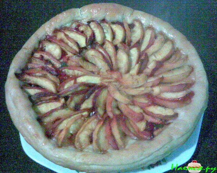 Постный фруктовый пирог из дрожжевого теста (с нектаринами)