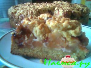 Пирог яблочный с брусникой