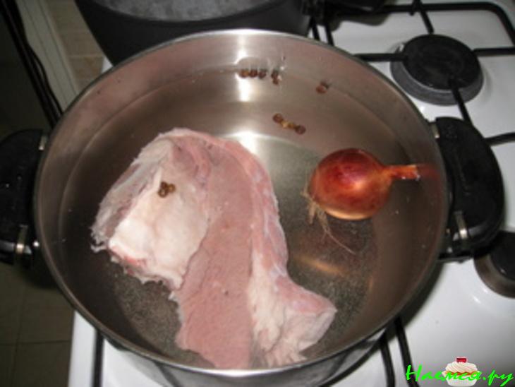 Борщ с фасолью и свекольной ботвой