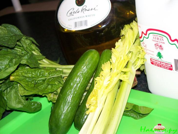 Холодный огуречный суп за 5 минут Холодный огуречный суп за 5 минут