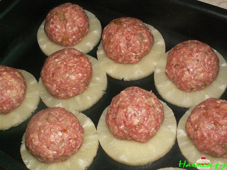 "Тефтельки в ананасовых юбочках"