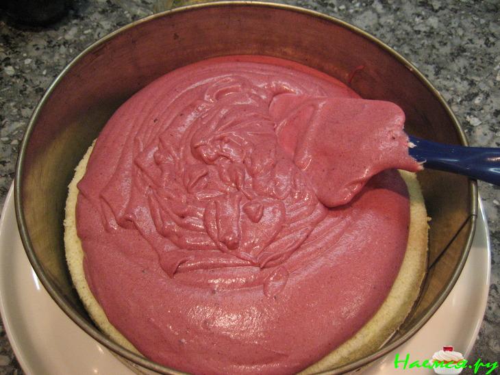 Торт бисквитный со смородиновым и банановым муссом "Наслаждение"