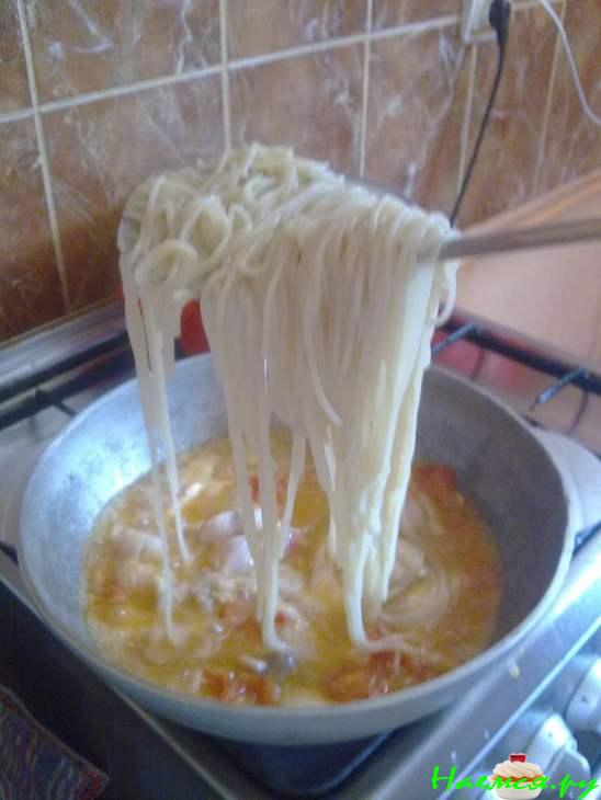 Спагетти в соусе