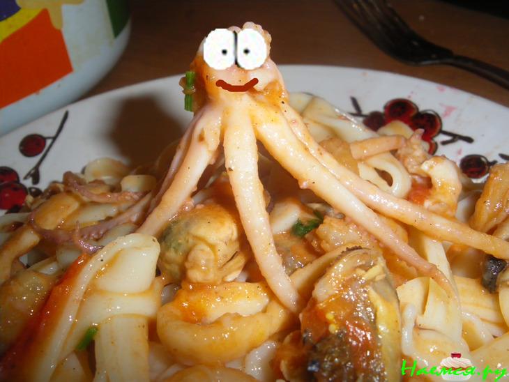 Макароны с морскими гадами