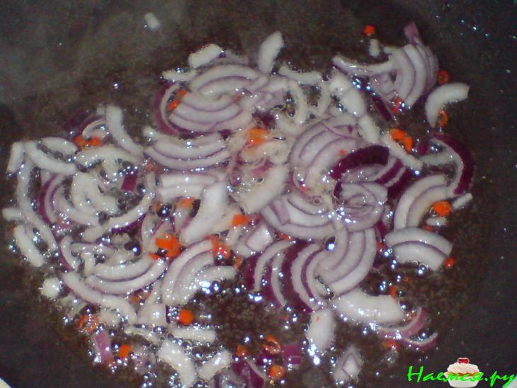 Салат из рисовой лапши с маленькими креветками