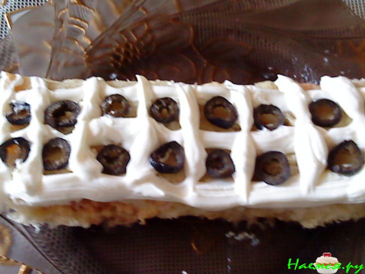 Рулетик с колбасой