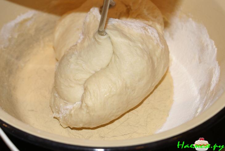 Сливовый пирог со сметанным кремом