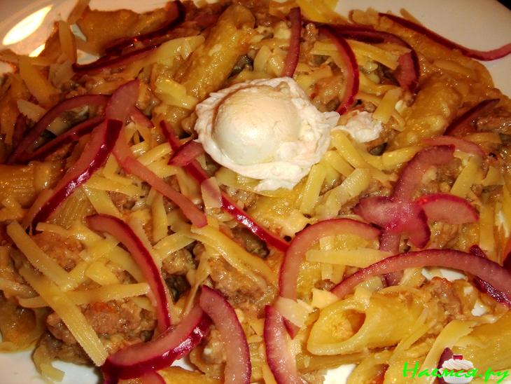 Пенне с мясным соусом и яйцом "Пашот" Пенне с мясным соусом и яйцом "Пашот"