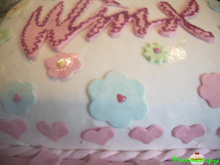 Праздничный детский торт 'WINX' с украшениями из мастики