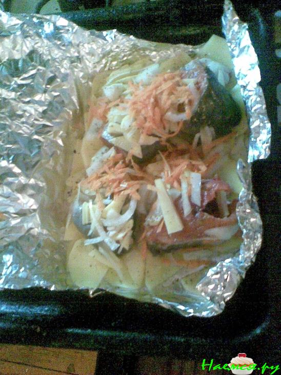 Рыбка в фольге с овощами (горбуша) Рыбка в фольге с овощами (горбуша)
